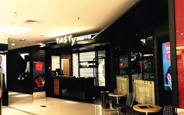 每天卖100份牛排,每天营业额只有2000的牛排自助餐