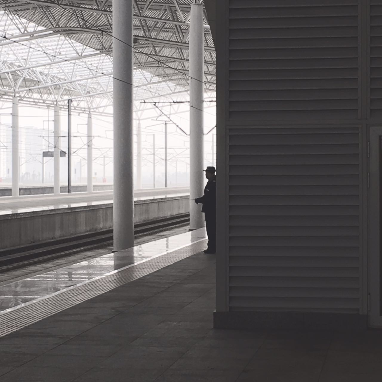 礼拜五神经*能官**症|单读