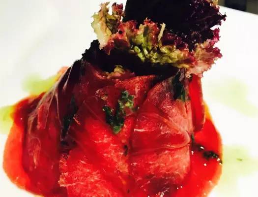 每天卖100份牛排,每天营业额只有2000的牛排自助餐