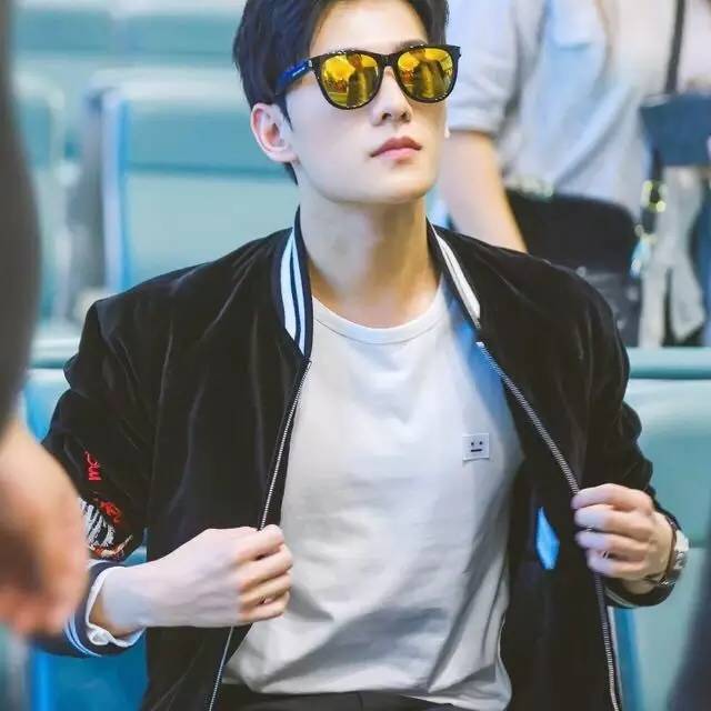 小鲜肉烤肉探店,小鲜肉探店