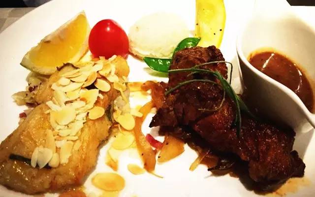 每天卖100份牛排,每天营业额只有2000的牛排自助餐