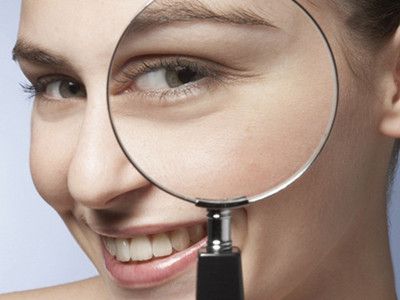 眼周有皱纹怎么回事,眼周长皱纹怎么解决