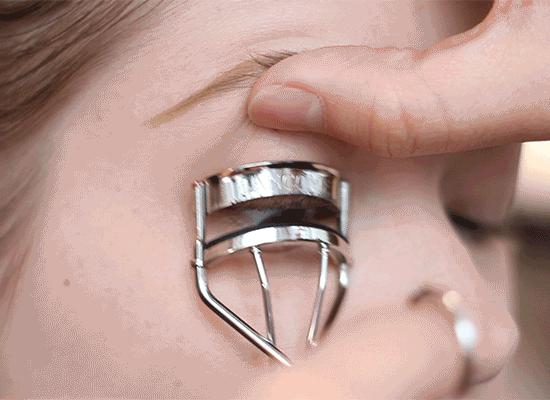 假睫毛放大眼睛教程,内双怎么贴假睫毛放大双眼