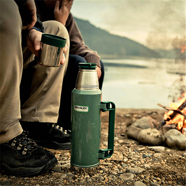 手拿星巴克自拍照姿势,手拿星巴克自拍