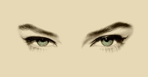 假睫毛放大眼睛教程,内双怎么贴假睫毛放大双眼