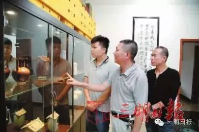 47岁的他出生三明农家，早年辍学，如今却办了个人博物馆