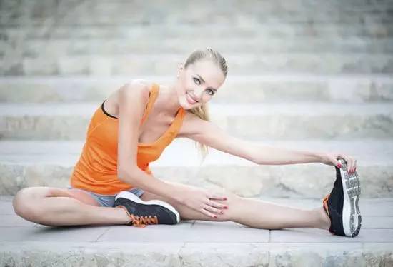 健身拉伸的正确方法和关注事项,健身拉伸的正确方式