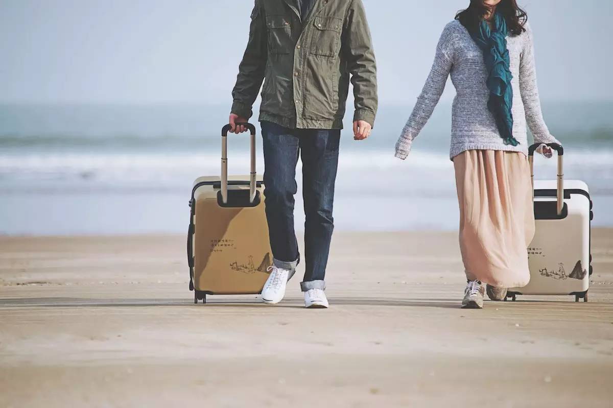 旅行箱软箱轮子拆卸教程,旅行箱带固定轮子的好吗