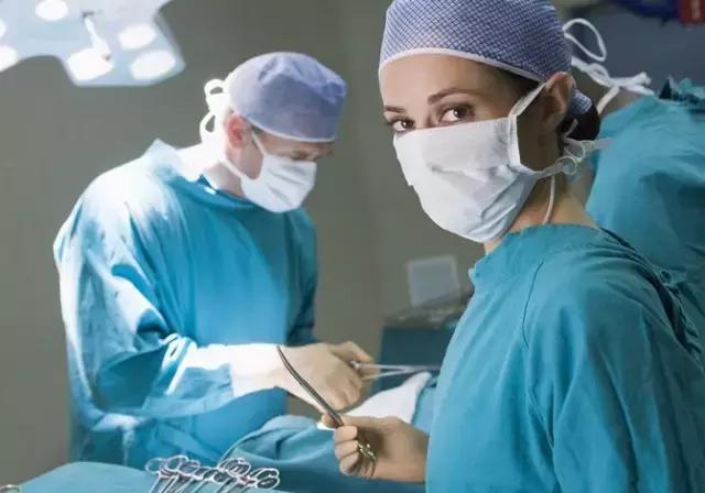 将纱布置于伤口用手按压的止血法,纱布置于伤口按压止血法叫什么