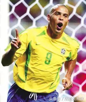 描写足球的优美句子和段落,关于足球比赛的句子有哪些