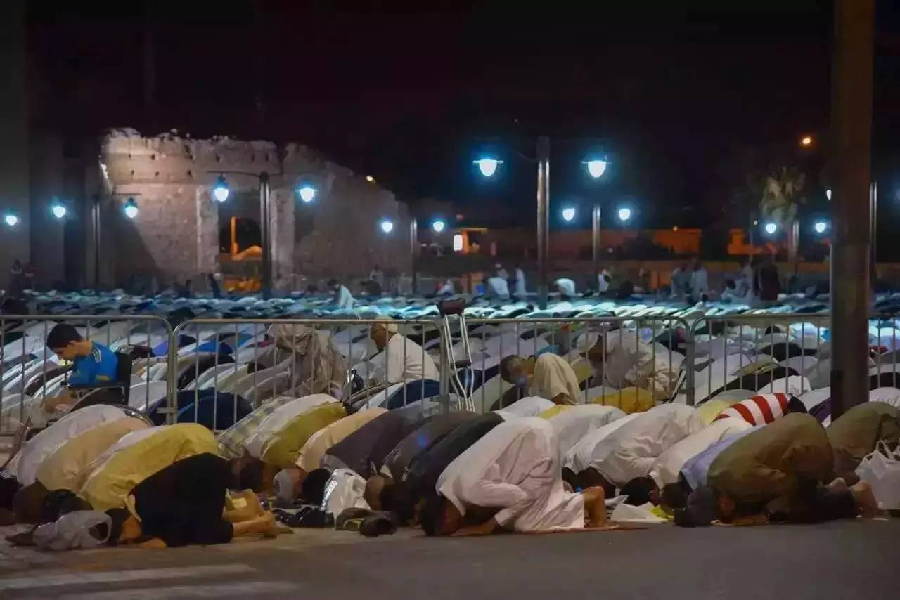 谁在美化美国,谁在美化齐淑芳