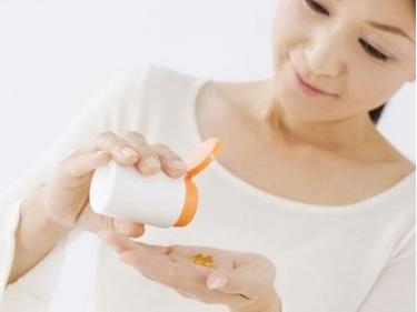 孕妇晨吐吃什么缓解,孕妇妊娠呕吐怎么缓解