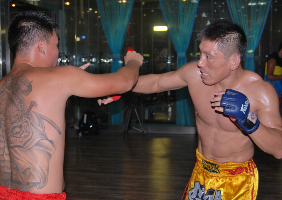 拳击拳王安迪比赛视频,安迪苏瓦比赛完整版