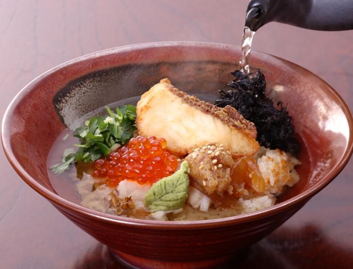 顶级日本茶泡饭,梅子茶泡饭和三文鱼茶泡饭