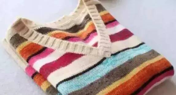 棉服羽绒服可以用洗衣机洗吗,羽绒服棉服洗了成坨怎么蓬松