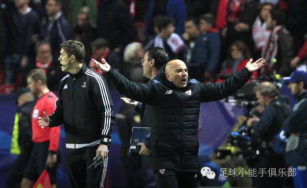 拜仁狂虐巴萨,梅西欧冠对阵阿森纳连入四球