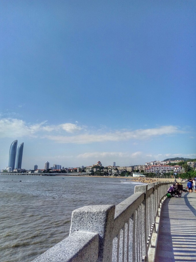 离开睁眼闭眼看见的城市，来到十一月小清新的厦门