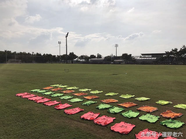 一个北京大男孩参与经营的泰国职业足球俱乐部，小球会、大梦想！