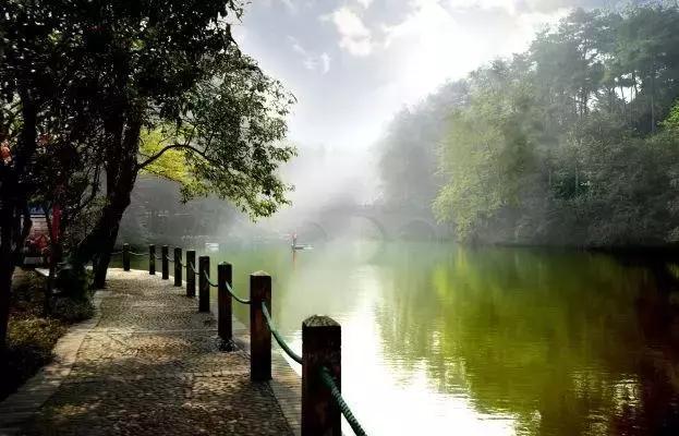 去哪儿泡温泉才是你的最爱,天冷来这里泡温泉最幸福