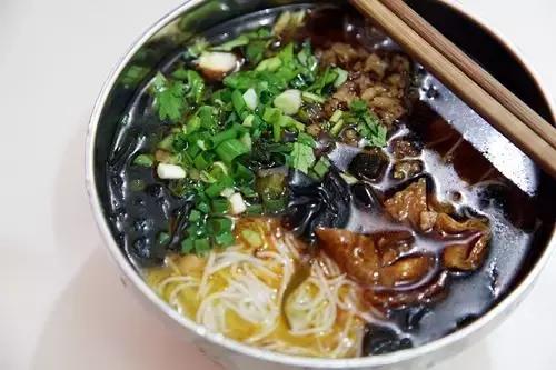 去哪儿泡温泉才是你的最爱,天冷来这里泡温泉最幸福