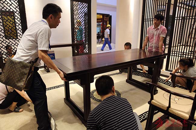 红木家具开裂的补救方法,红木家具开裂细纹如何处理