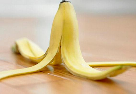 香蕉皮可以拿来干什么,香蕉皮扔了很可惜教你一招