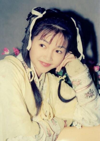 她饰演的郭襄成为一代经典,神雕侠侣郭襄钟汉良