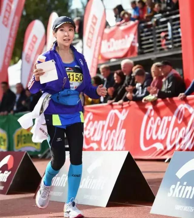 她跑出了1家公司、3本绘本、100余幅奖牌画：不愿十年后悔恨