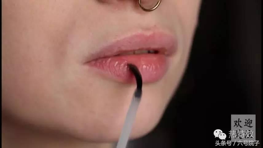 嘴部受伤流血是这样化的，喜欢可以学一下