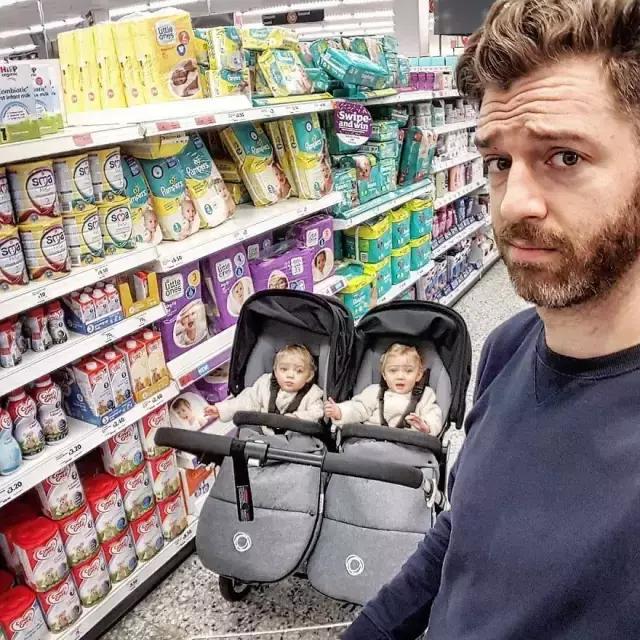 养了四个孩子的爸爸吃饭,养了很多孩子的爸爸