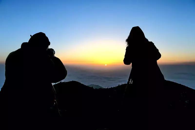 牛背山看的是什么雪山,牛背山上众多雪山示意图