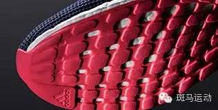 这是一双专为女性设计的跑鞋，男人看了会嫉妒