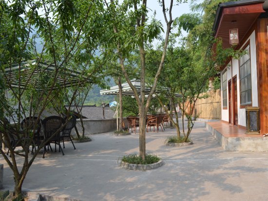 峨眉山旅游住哪个酒店比较方便,峨眉山度假酒店推荐最新