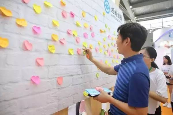 “年度最佳公益互金平台”，老牌P2P平台众望所归获奖！