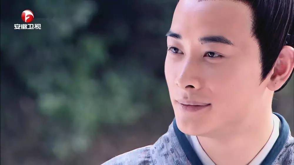 25出道29岁走红，“暖男专业户”的他如今又在用这个角色暖你……