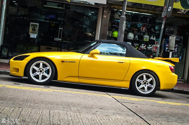 港澳旅游偶遇各路有趣改装车