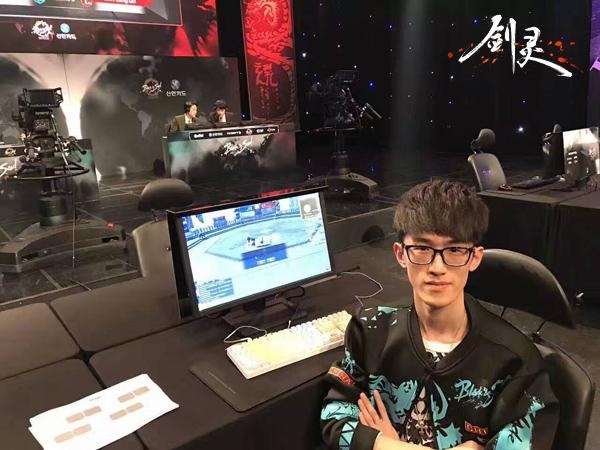 剑灵职业联赛精彩锦集,剑灵第一剑士浮夸比赛现场