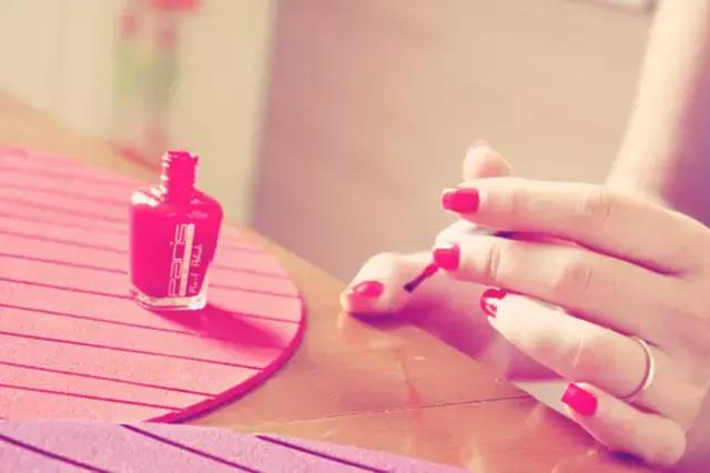 凡士林改善干燥,凡士林缓解肌肤干燥