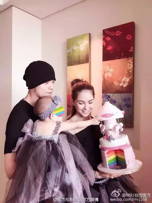 小周周现身周杰伦,周杰伦小周周喊爸爸