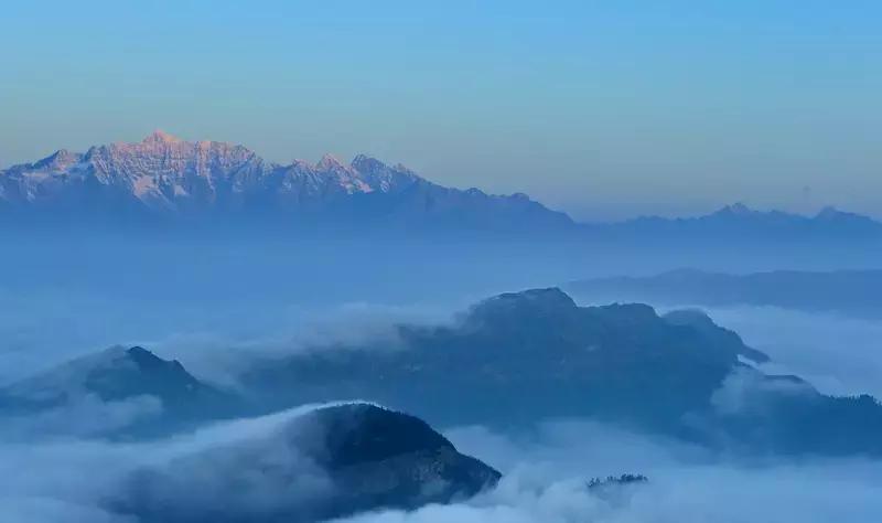 牛背山看的是什么雪山,牛背山上众多雪山示意图