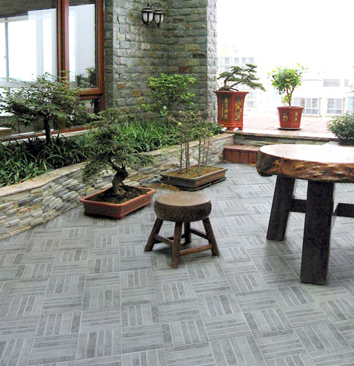 拖完地瓷砖为什么有鱼腥味,阴雨天拖地瓷砖腥味怎么弄的