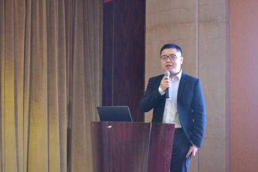 如何应对养殖业行情风险,生猪养殖业转型压力及困难