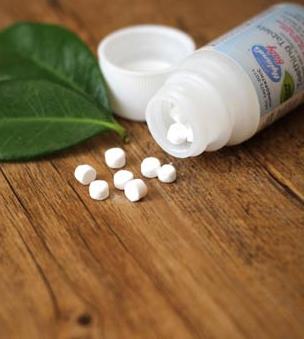 宝宝出牙难受牙胶冷藏还是冷冻,出牙期怎么用纱布缓解