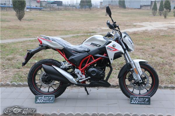 豪爵铃木锐爽150电喷试骑,豪爵太子gz150与豪爵锐爽150比较