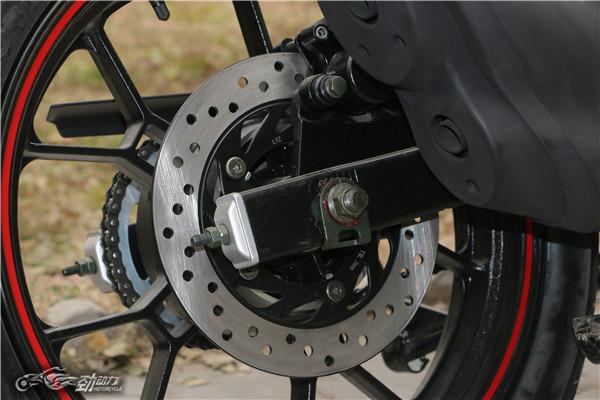 豪爵铃木锐爽150电喷试骑,豪爵太子gz150与豪爵锐爽150比较