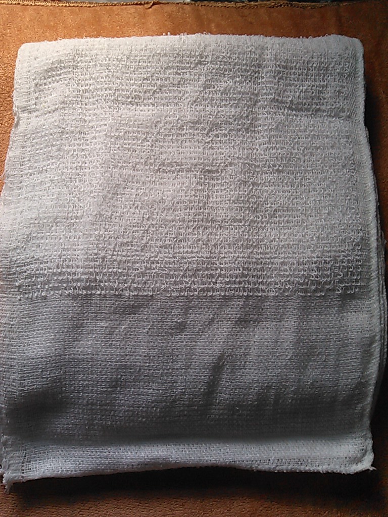 毛巾变黄一招解决,怎样洗变硬变黄的毛巾