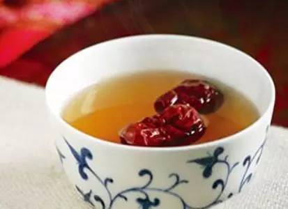 大雪丨白雪欲求吟咏句，穿枝掠院演梅花