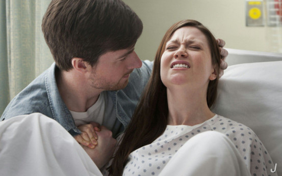 顺产挨刀么,顺产侧切好痛苦