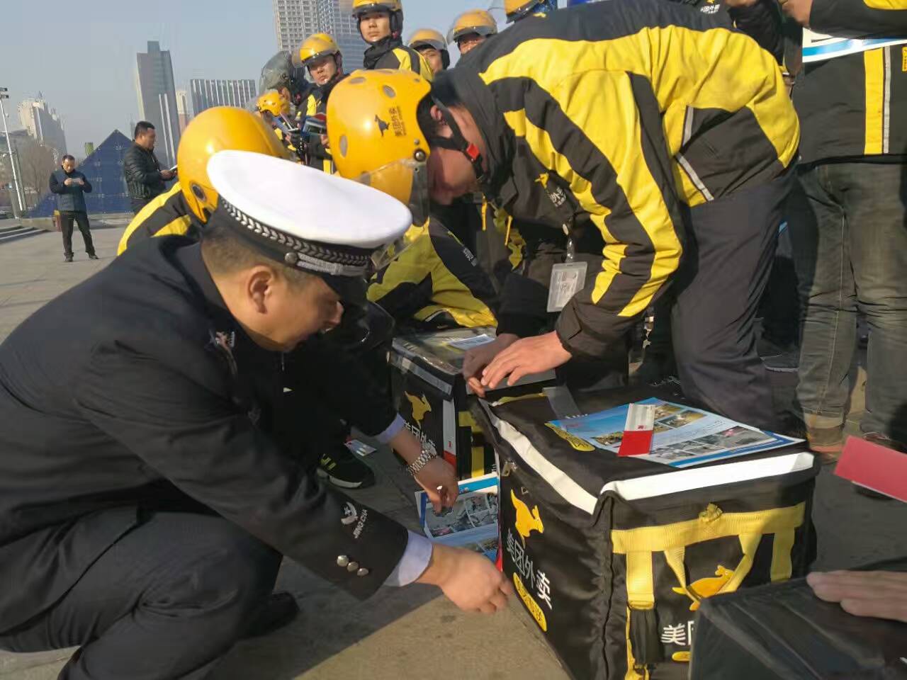 美团外卖小哥消息在哪看,美团外卖小哥的保障