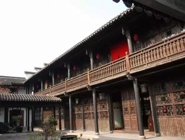 从广州飞往上海的机票价格,12月广州到苏州的飞机票多少钱